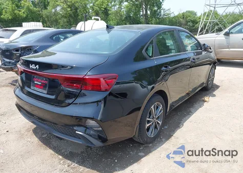 2024 Kia Forte Lx/Lxs z USA, uszkodzony, nr VIN 3KPF24AD8RE771047